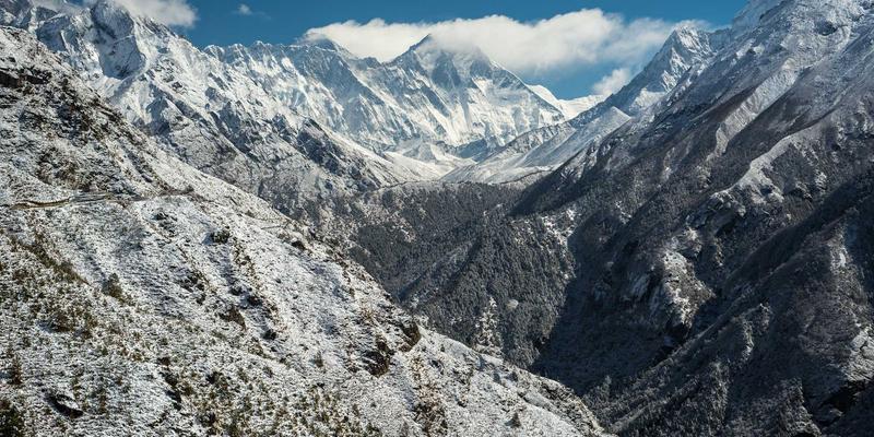 Crystal Clear Style：以极简美学重构时尚协调的未来法则
