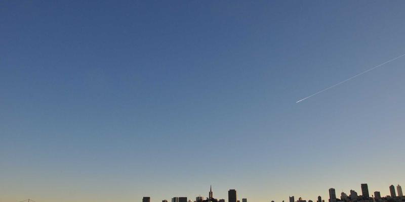 Crystal Clear设计哲学：如何用蒸汽波美学与清晰界面重塑个人数字形象