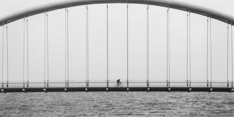 Orange Fashion的透明革命：从Vaporwave美学到道德供应链的时尚协调