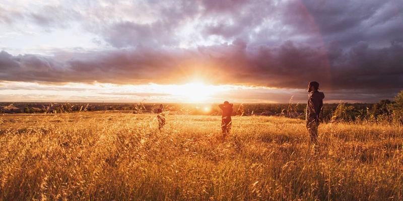 从Vaporwave Fashion到Crystal Clear财务管理：打造透明化预算的时尚艺术